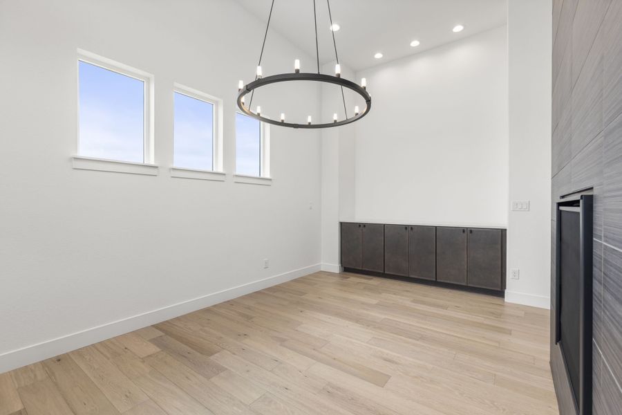 1727 Abundance - Dining Area