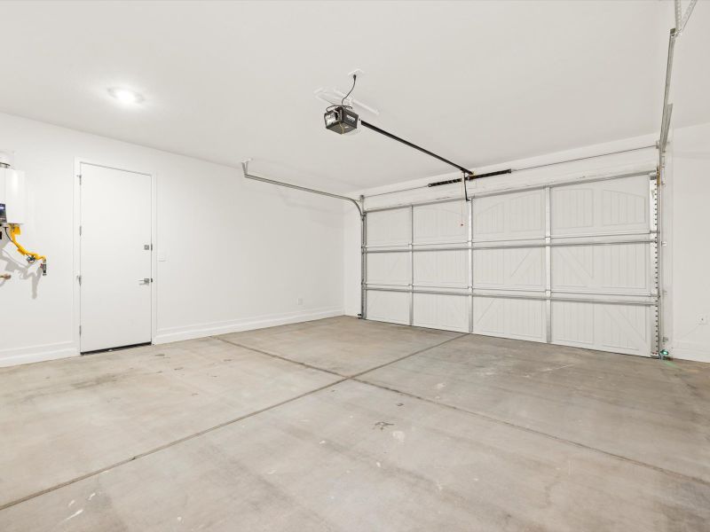 Spacious, unfurnished interior of a new home in Allure Vista Reserve Series, Buckeye (Image 20).