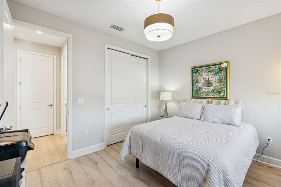 Furnished interior view inside a new home in , Tavares (Image 50).