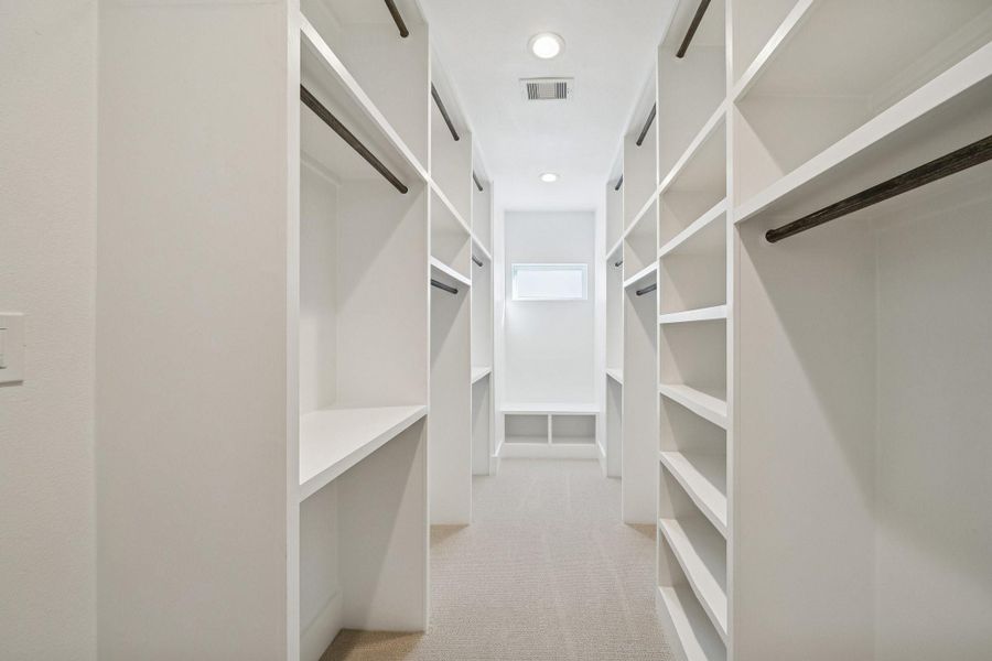 Spacious, unfurnished interior of a new home in West 21st Residences, Houston (Image 21).