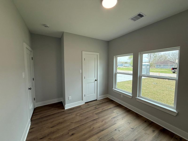 Spacious, unfurnished interior of a new home in , Dickinson (Image 13).