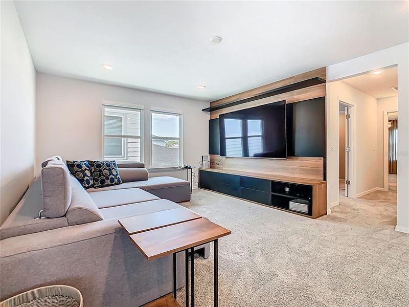 Furnished interior view inside a new home in , Orlando (Image 27).