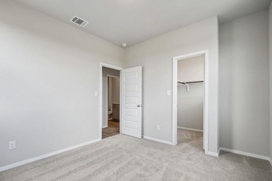 Spacious, unfurnished interior of a new home in Harvest Ridge, Elgin (Image 17). Spacious, unfurnished interior of a new home in Harvest Ridge, Elgin (Image 17).