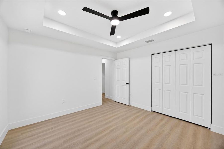 Spacious, unfurnished interior of a new home in , Punta Gorda (Image 28).