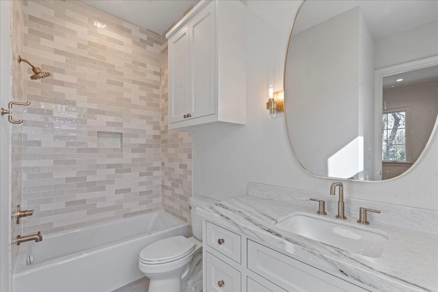 Second bedroom bathroom.