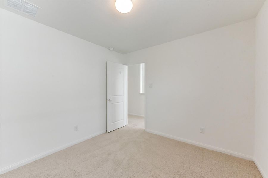 Spacious, unfurnished interior of a new home in King Oaks Village, Baytown (Image 29).