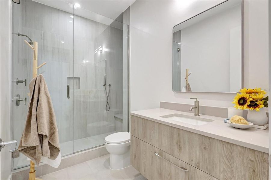 Furnished interior view inside a new home in , Sarasota (Image 27).