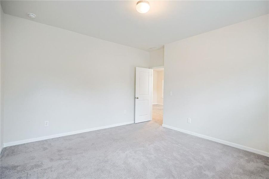 Spacious, unfurnished interior of a new home in , Auburn (Image 41).