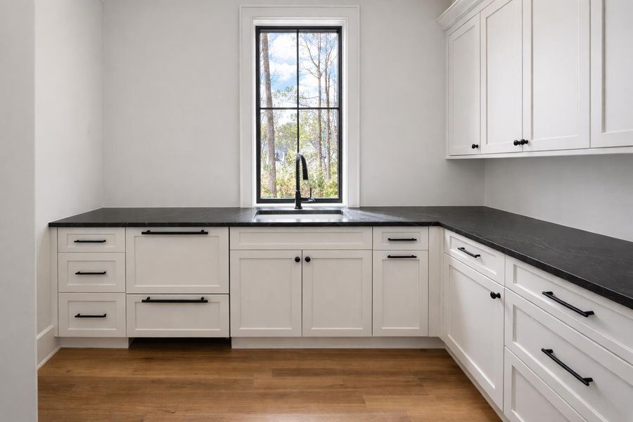 Furnished interior view inside a new home in , Ravenel (Image 11).