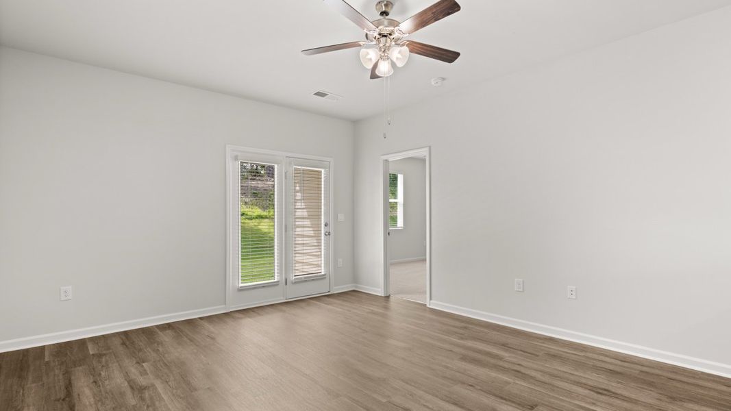 Spacious, unfurnished interior of a new home in Captain's Corner, Grovetown (Image 13).