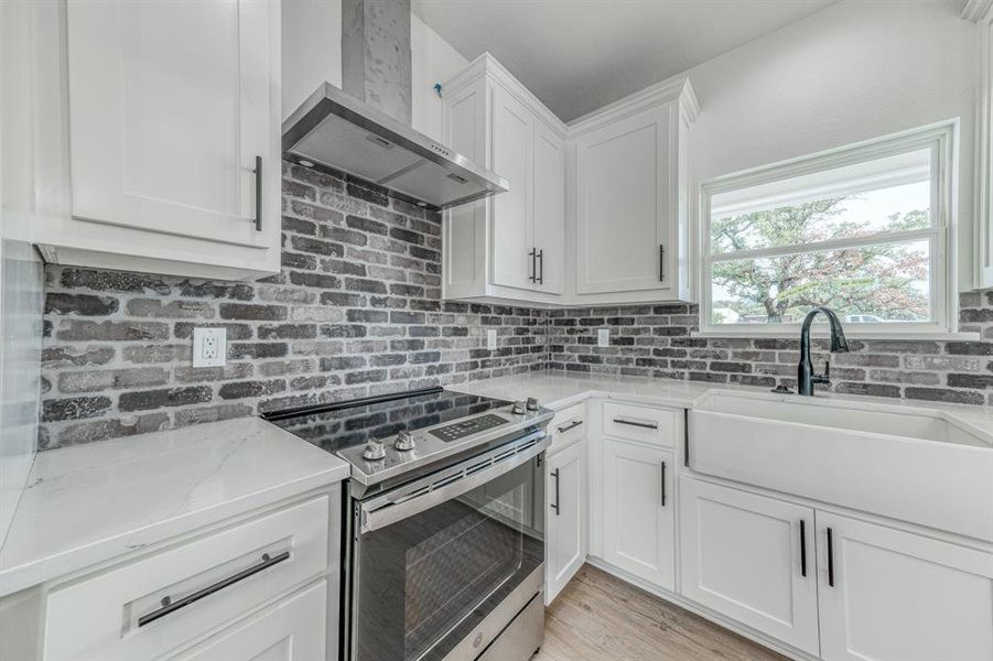 Furnished interior view inside a new home in , Paradise (Image 5).