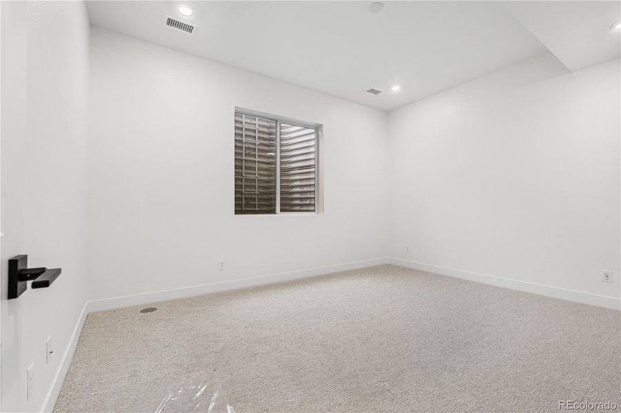 Spacious, unfurnished interior of a new home in Reflection at Solstice, Littleton (Image 23).