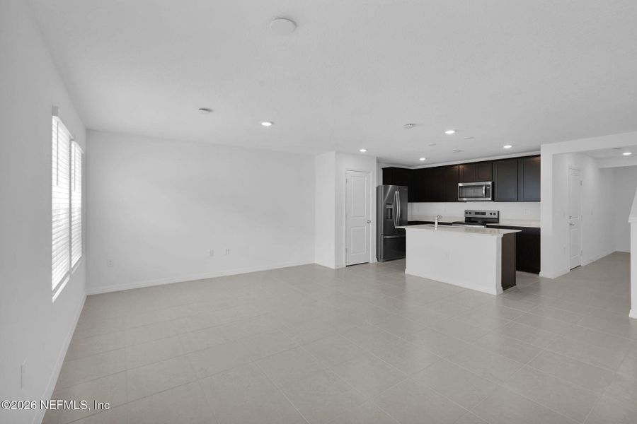 Spacious, unfurnished interior of a new home in , Jacksonville (Image 12).