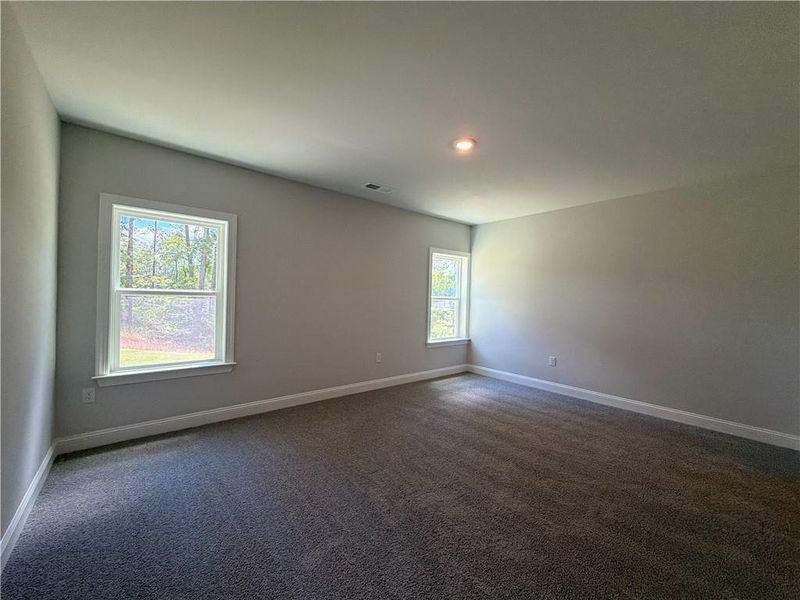 Spacious, unfurnished interior of a new home in Tuscany Hills, Douglasville (Image 30).