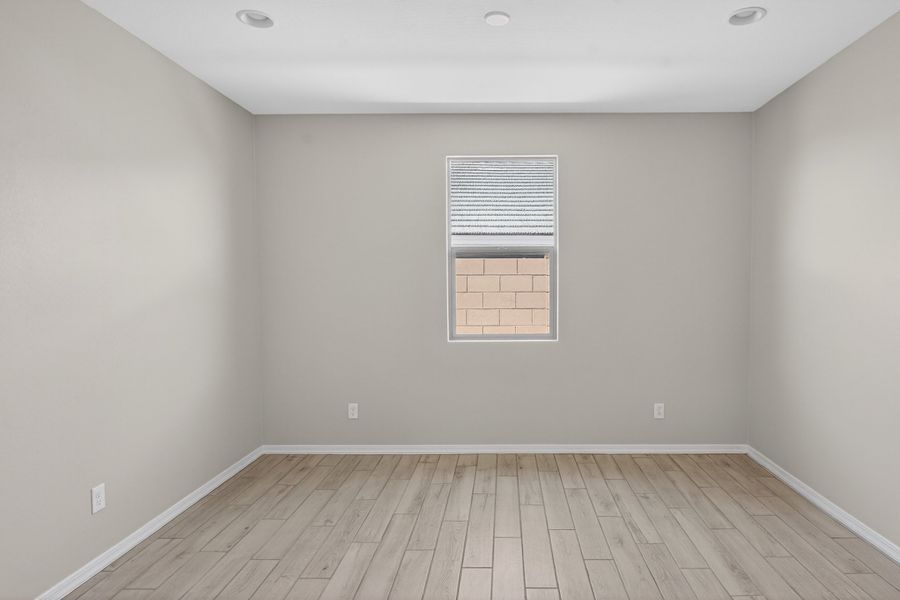 Spacious, unfurnished interior of a new home in Estrella, Goodyear (Image 18).