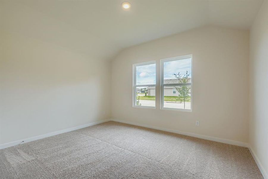 Spacious, unfurnished interior of a new home in Middlefield Village, Dallas (Image 8).