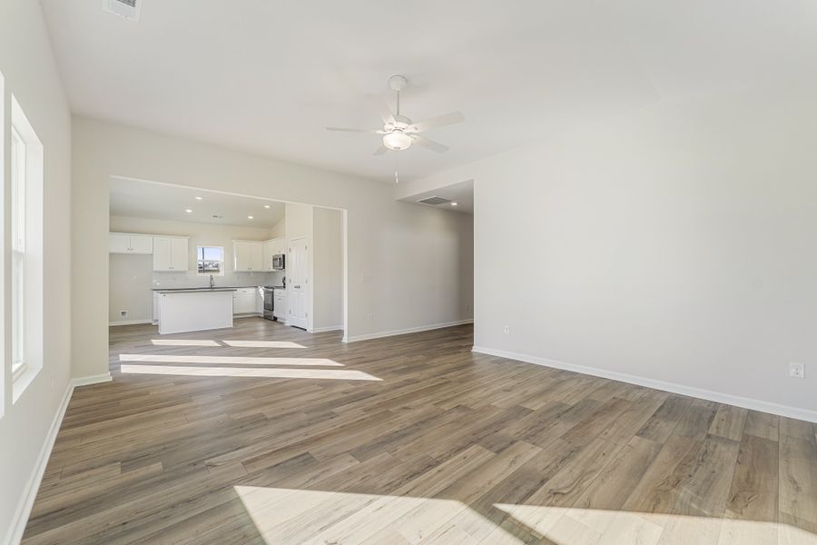 Spacious, unfurnished interior of a new home in Burke Estates, Chesnee (Image 17).