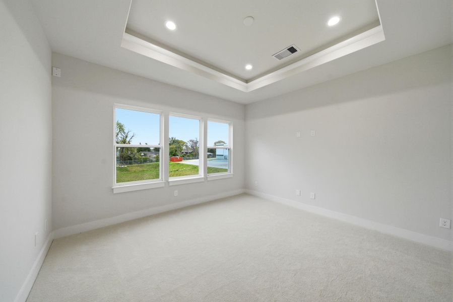 Spacious, unfurnished interior of a new home in , Houston (Image 36).