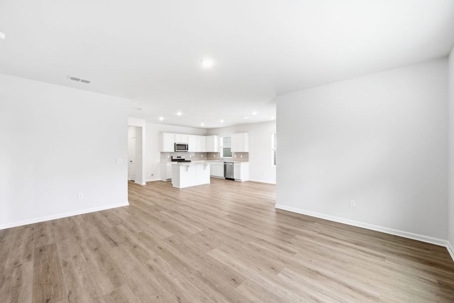 Spacious, unfurnished interior of a new home in Grand Arbor, Blythewood (Image 25).