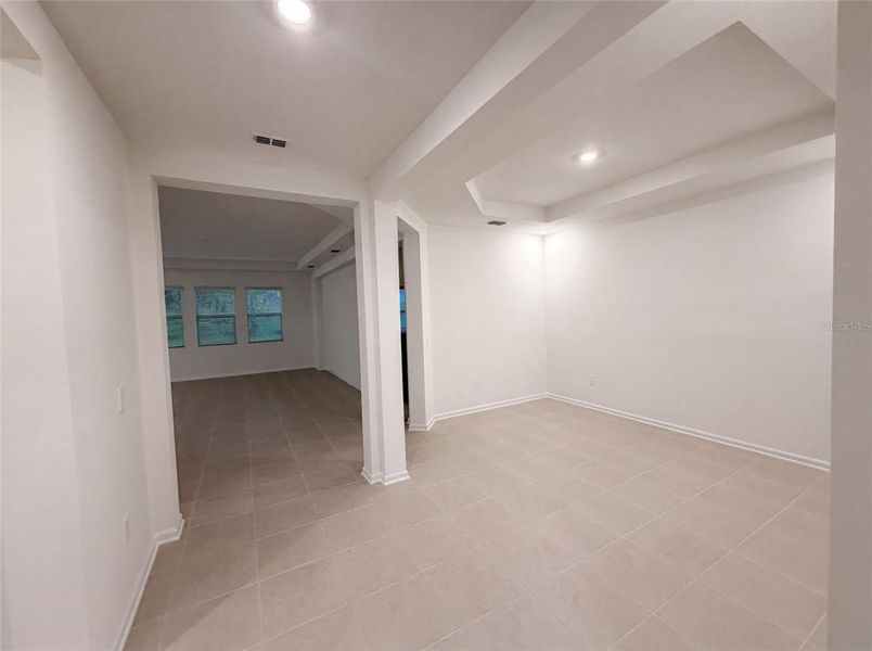 Spacious, unfurnished interior of a new home in Meadow Pointe, Groveland (Image 11).