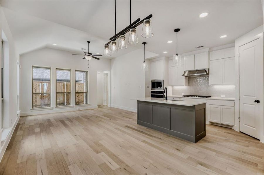 Spacious, unfurnished interior of a new home in Castle Hills Northpointe - Townhomes, Lewisville (Image 24).