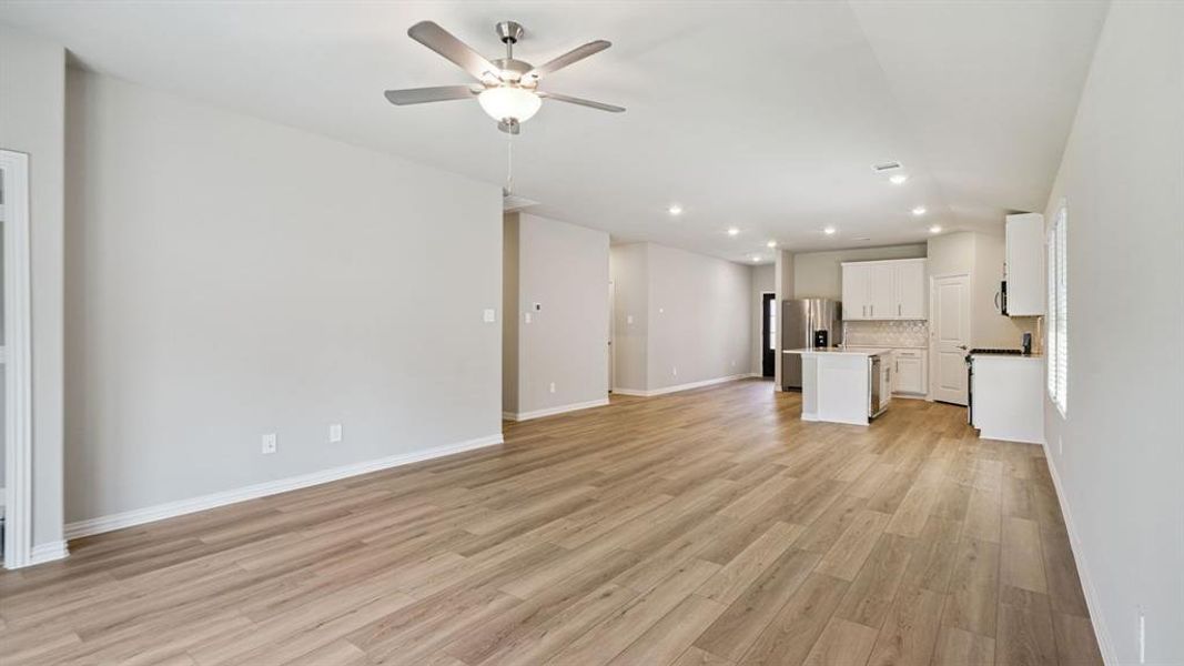 Photo is not of the actual home, but is an inspirational photo of builder’s model home and may depict options, furnishings, and/or decorator features that are not included. Photo is not of the actual home, but is an inspirational photo of builder’s model home and may depict options, furnishings, and/or decorator features that are not included.