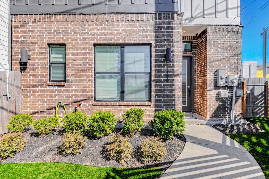 Exterior details and patio area of a home in Eastwood Estates, Houston (Image 22). Exterior details and patio area of a home in Eastwood Estates, Houston (Image 22).