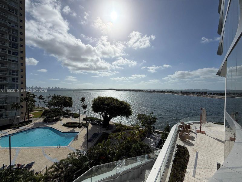 Condo located in Miami, FL showcasing its design and architecture (Image 23).