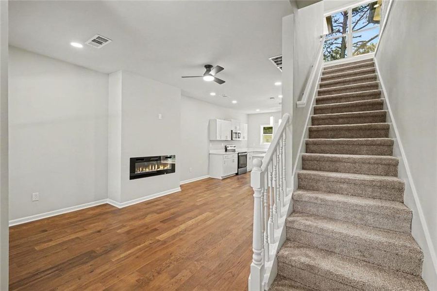 Spacious, unfurnished interior of a new home in , Gainesville (Image 24).