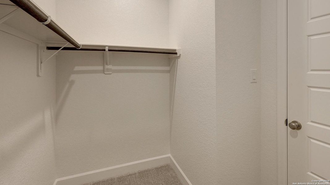 Spacious, unfurnished interior of a new home in Ladera, San Antonio (Image 21).