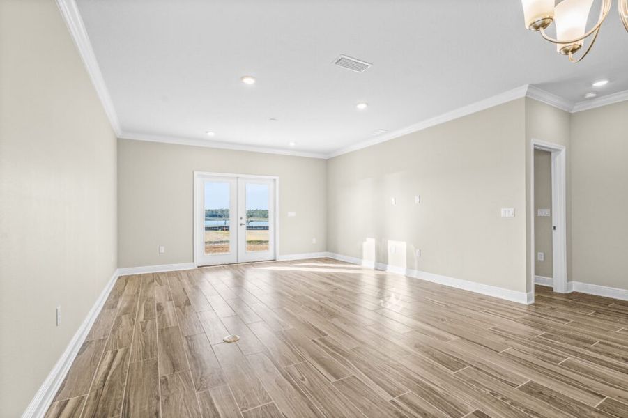 Spacious, unfurnished interior of a new home in Lake Merial, Panama City (Image 34).