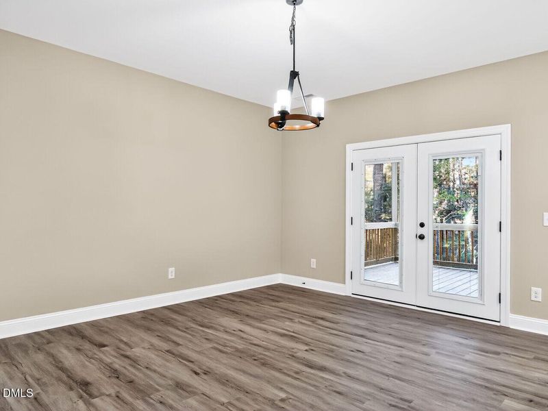 009-1280x960-dining-room