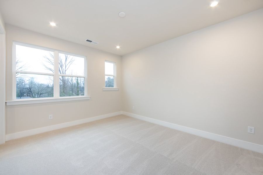 Spacious, unfurnished interior of a new home in Context at Oakhurst, Charlotte (Image 31).