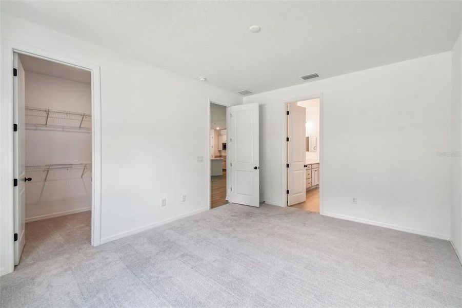 Spacious, unfurnished interior of a new home in Cascades at Southern Hills, Brooksville (Image 21).