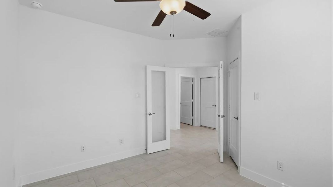 Spacious, unfurnished interior of a new home in Emory Glen, Magnolia (Image 14).
