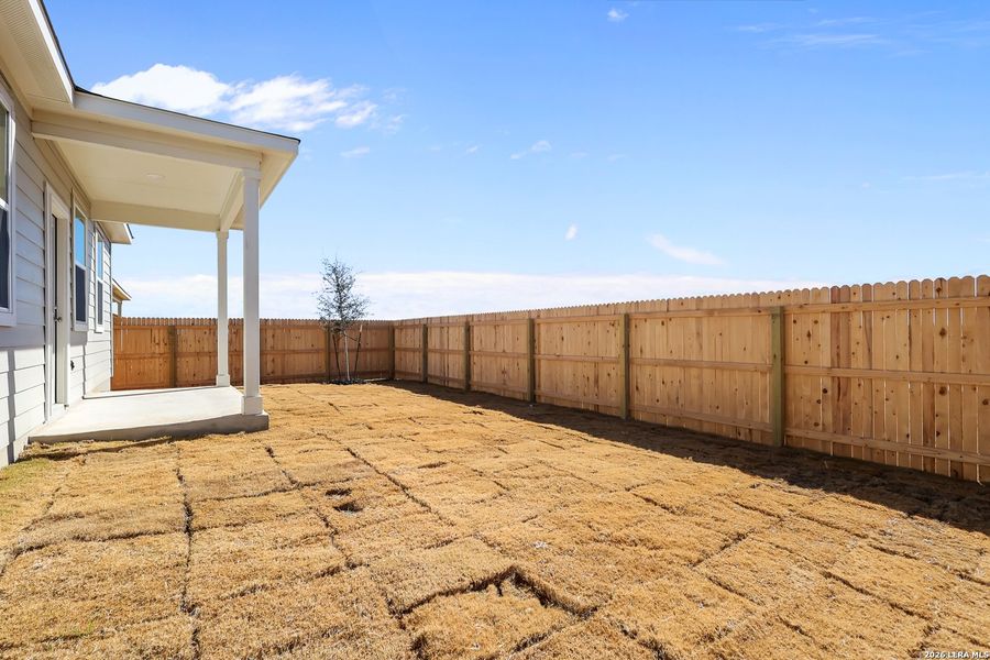 Exterior details and patio area of a home in Hiddenbrooke, Seguin (Image 3).