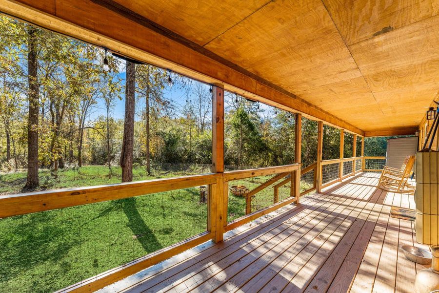 Exterior details and patio area of a home in , Coldspring (Image 25).