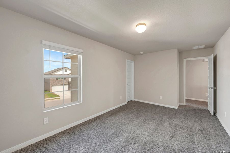 Spacious, unfurnished interior of a new home in Paloma Park, Converse (Image 19).