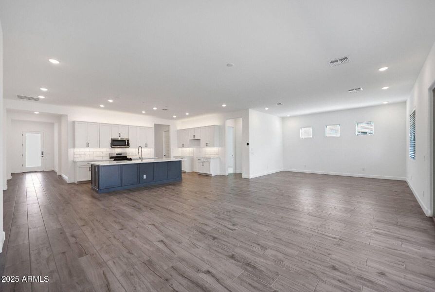 1027 Greatroom 1027 Greatroom