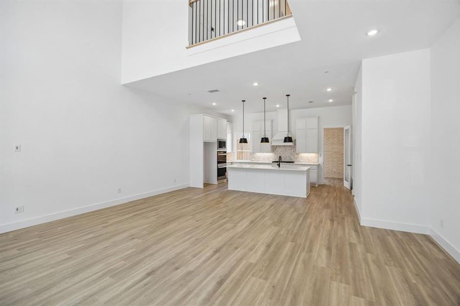 Spacious, unfurnished interior of a new home in , Frisco (Image 19).