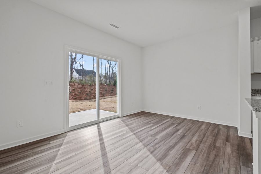 Representative unfurnished interior of a home built from the Spectra by Starlight Homes in Ashford Park, Covington (Image 19).