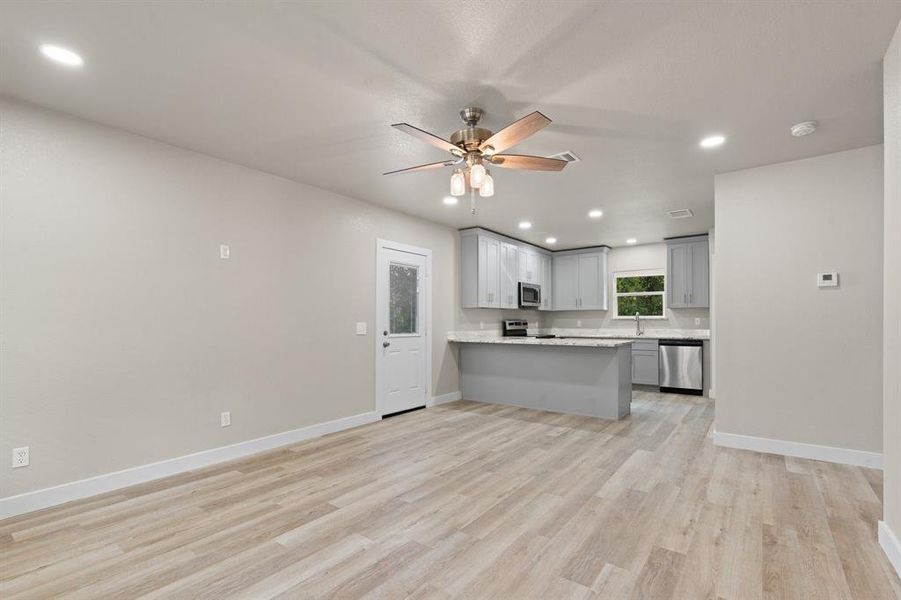 Furnished interior view inside a new home in , Alvarado (Image 3).