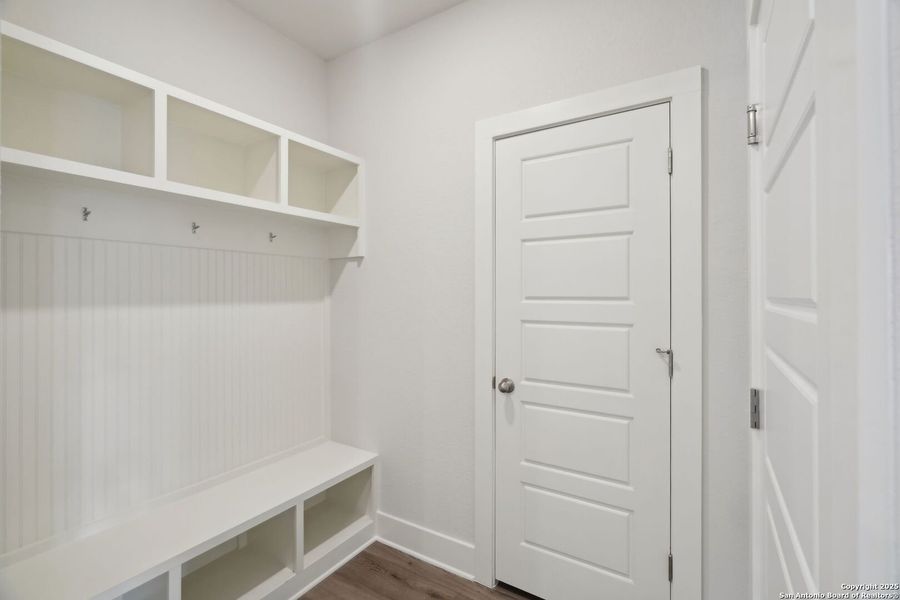 Furnished interior view inside a new home in Thomas Pond, San Antonio (Image 13). Furnished interior view inside a new home in Thomas Pond, San Antonio (Image 13).