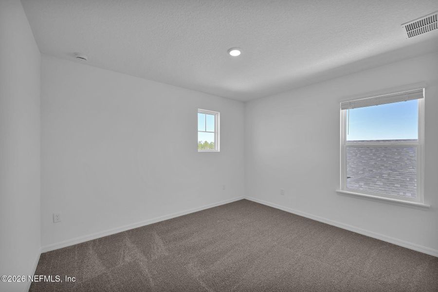 Spacious, unfurnished interior of a new home in Hyland Trail, Green Cove Springs (Image 16).