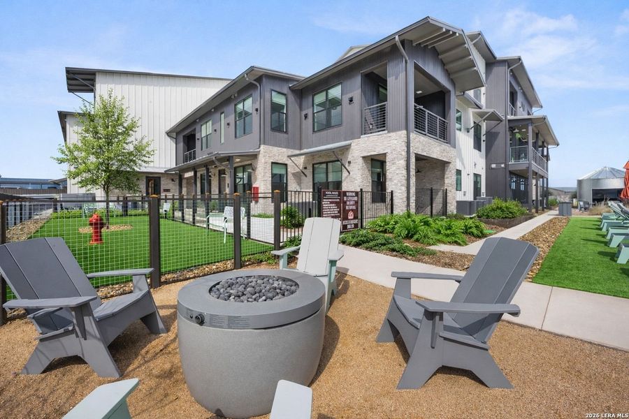 Community amenities in , New Braunfels (Image 21).