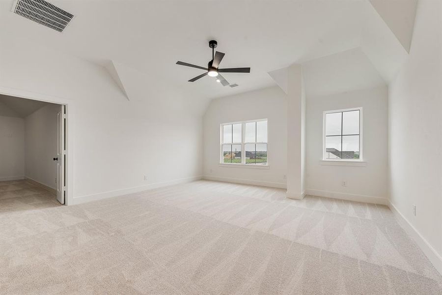 Spacious, unfurnished interior of a new home in The Homestead - 62', Rockwall (Image 22).