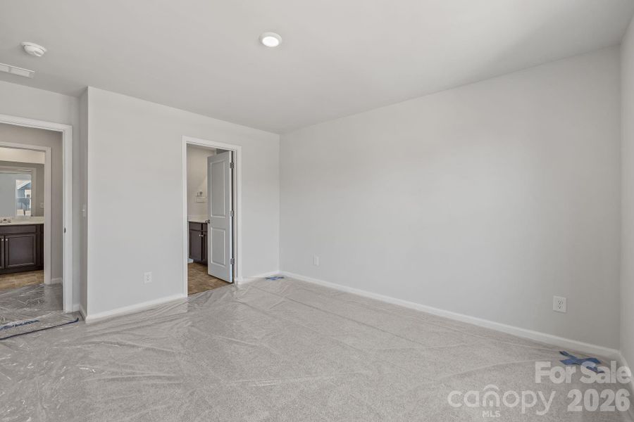 Spacious, unfurnished interior of a new home in McFarland Estates, York (Image 29).