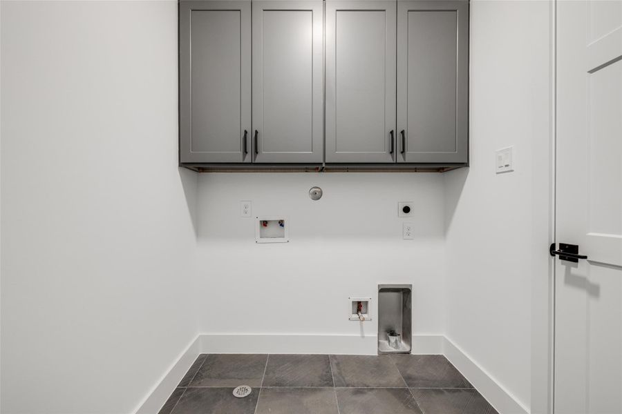 * ASK ABOUT CUSTOMIZATION OPTIONS DURING CONSTRUCTION ONLY* MAZZARINO MODEL HOME * PHOTOS MAY SHOW A SIMILAR FLOOR PLAN AND/OR UPGRADED/ALTERNATIVE FINISHES* Please use these photos as a guide* THIS IS AN ACTIVE CONSTRUCTION SITE, BUYERS MUST REQUEST APPOINTMENT TO BE ON PREMISES AT ALL TIMES.