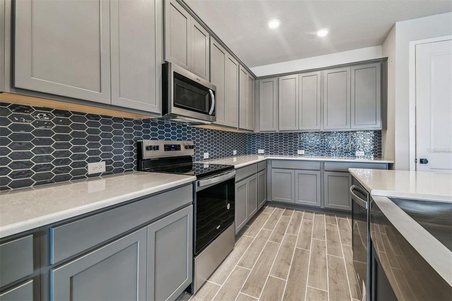 Furnished interior view inside a new home in The Peninsula at Rhodine Lake, Riverview (Image 12). Furnished interior view inside a new home in The Peninsula at Rhodine Lake, Riverview (Image 12).