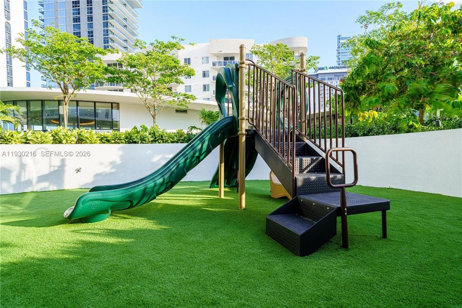 Community amenities in Aria Reserve, Miami (Image 82).